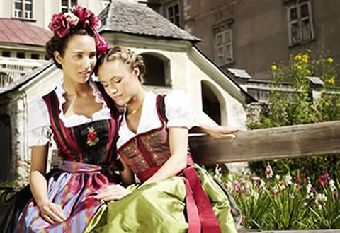 Wiesndirndl und Trachtentrends - Munich Fashion Infos (Bild Sportalm)